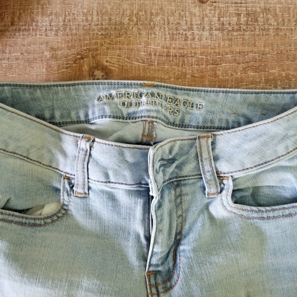 Light Wash American Eagle Skinny Jeans - Picture 2 of 6